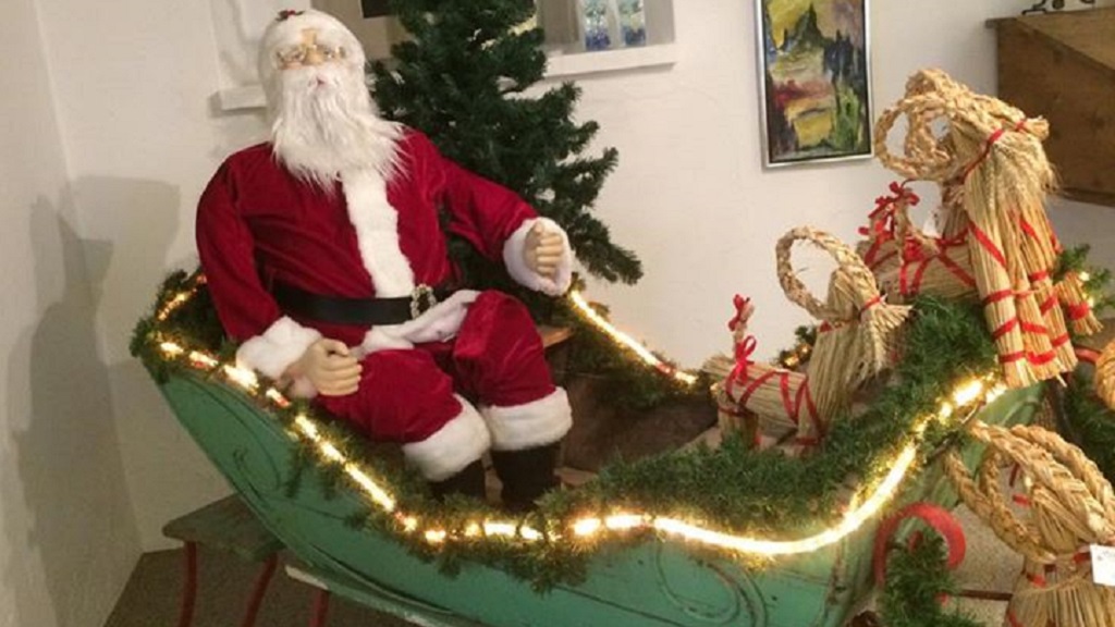 Julemanden i sin slæde til Julestue i Kunstgården