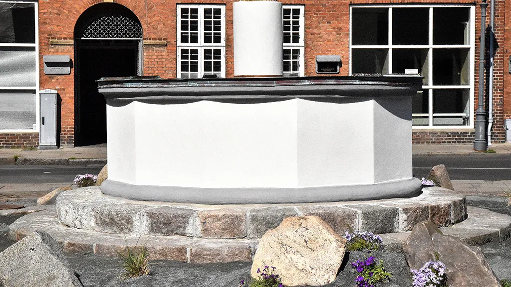 Tritonfontænen i Nyborg under restaurering