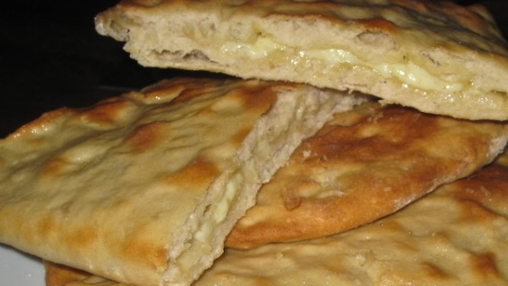 Pizza Al Capone and Curry 