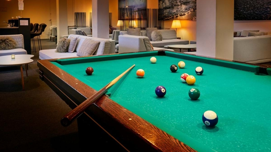 Nyborg Fyn Danmark Sinatur Storebælt Hotel Pool Bord