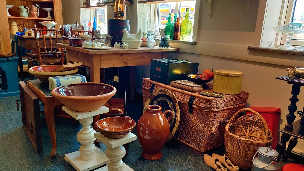 Husfryd antik, retro og design butik