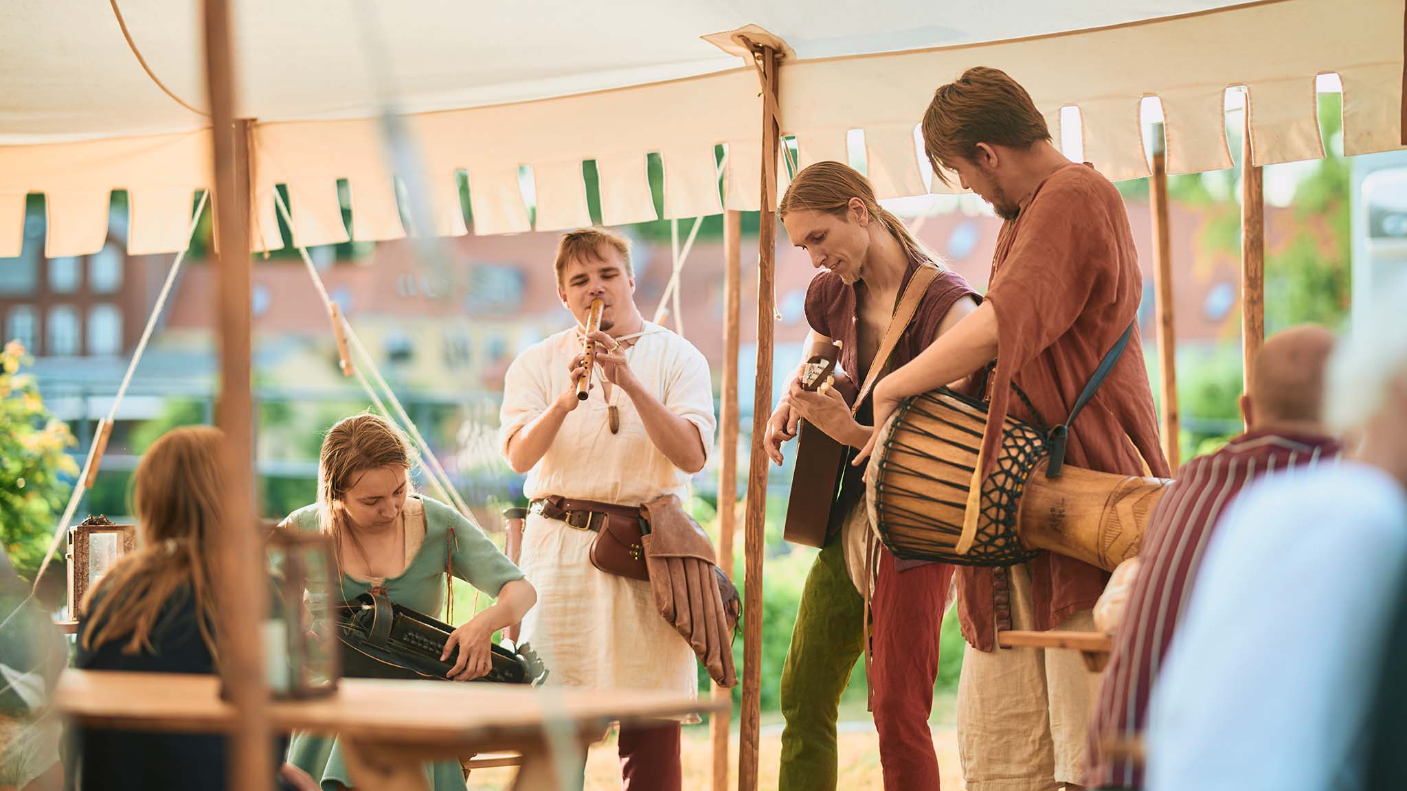 Danehof: Erleben Sie festliche mittelalterliche Live-Musik im Danehof – einem erstklassigen Mittelalterfestival in Nyborg