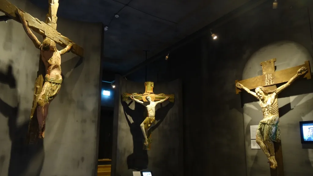 stiftsmuseet-udstilling-jesus-kors