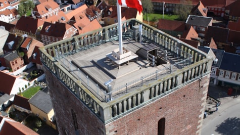 Citizens' tower with flag