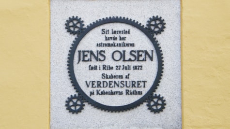 Memorial plaque for Jens Olsen, the creator of the World Clock