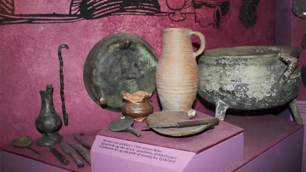 Found stoneware in the exhibition at Ribe's Vikings