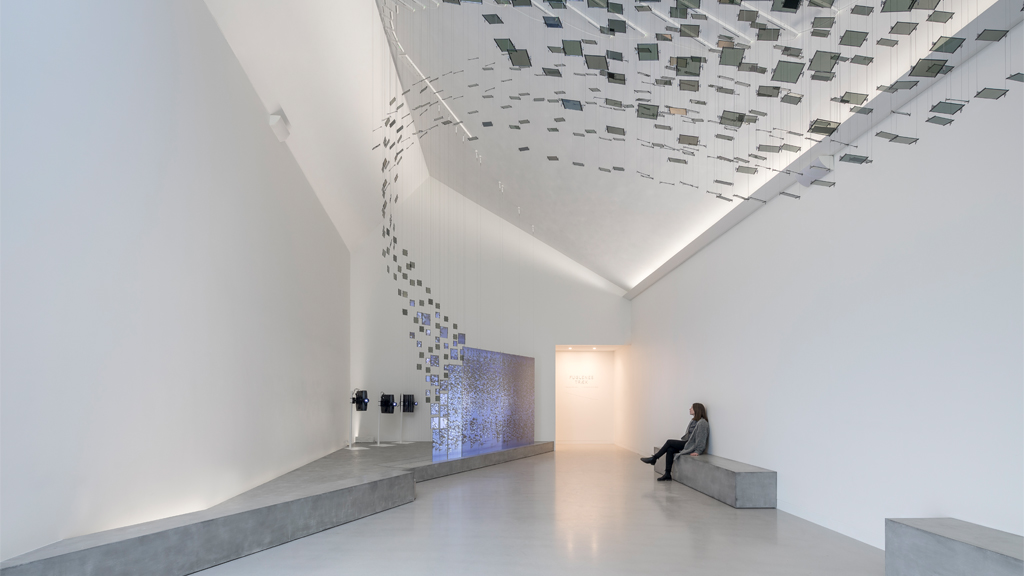 Illusion über schwarzer Sonne im Wattenmeerzentrum