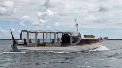 Turbåden Martha i fuld fart på vandet | Vadehavskysten