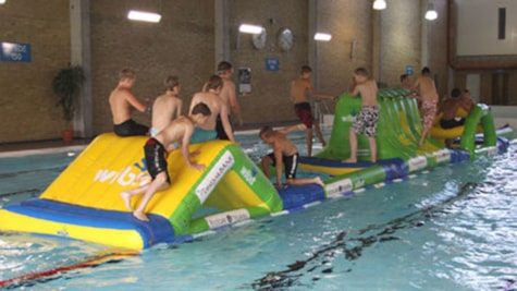 Spielen Sie im Schwimmbad Ribe