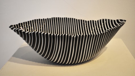 Striped glass bowl from Ribe Glas og Galleri