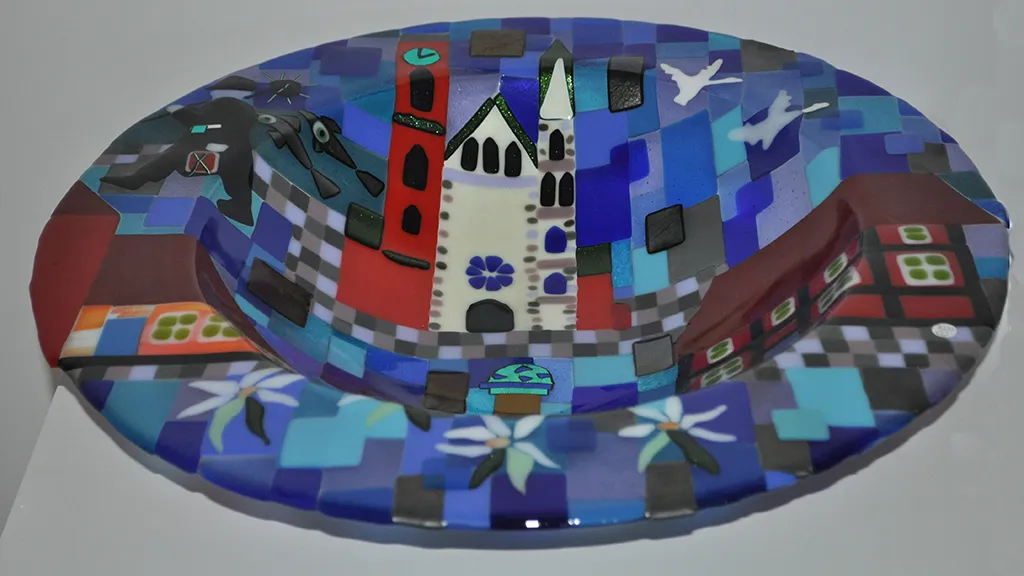 Ribe dish from Ribe Glass and Gallery