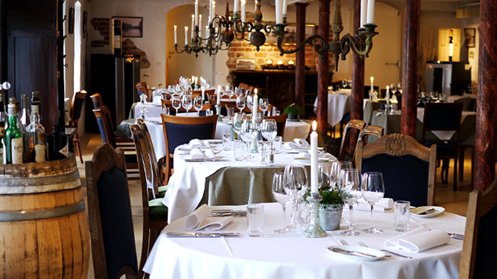 Table at Kolvig - by Brorsonsminde