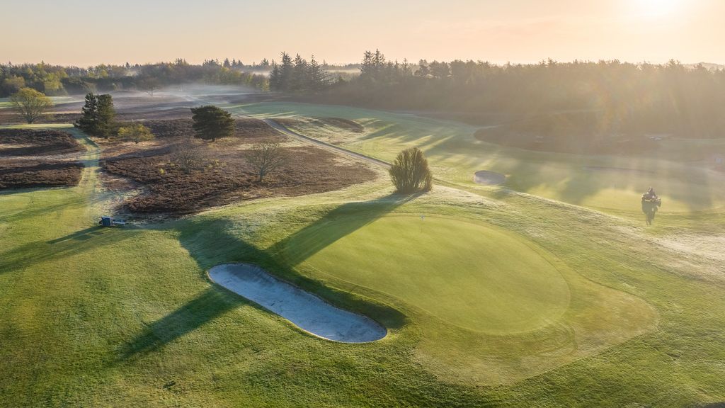 Morgengolf i tåge