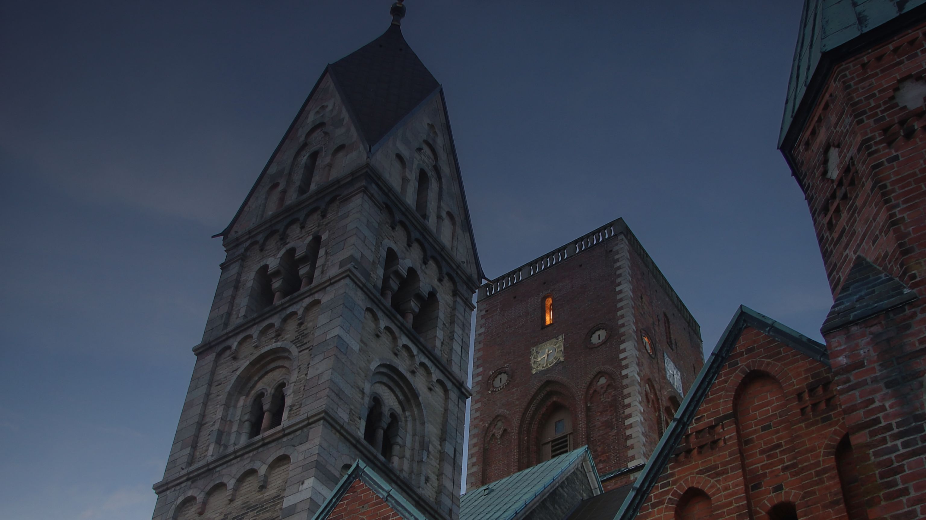 Domkirken i tusmørke