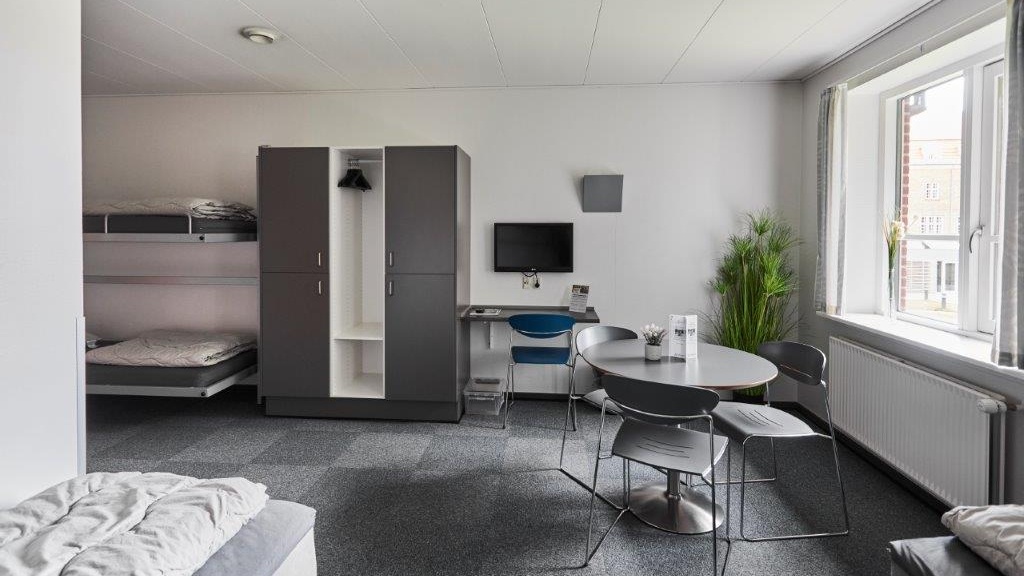 Vierbettzimmer mit Bad