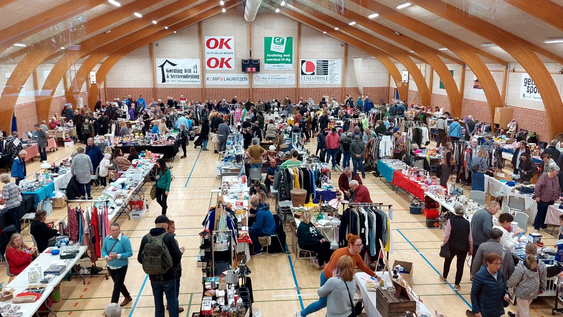 Loppemarked i Kvaglundhallen
