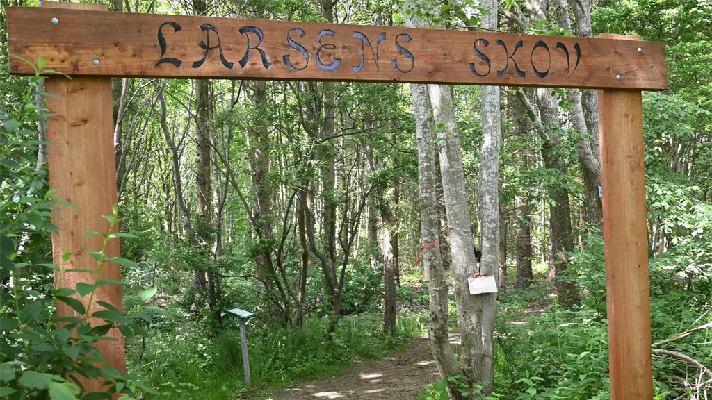 Indgangen til Larsens Skov