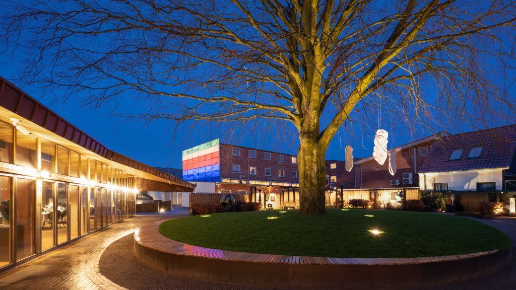 A regal atmosphere and LIVE music with KASPER KORNERUP