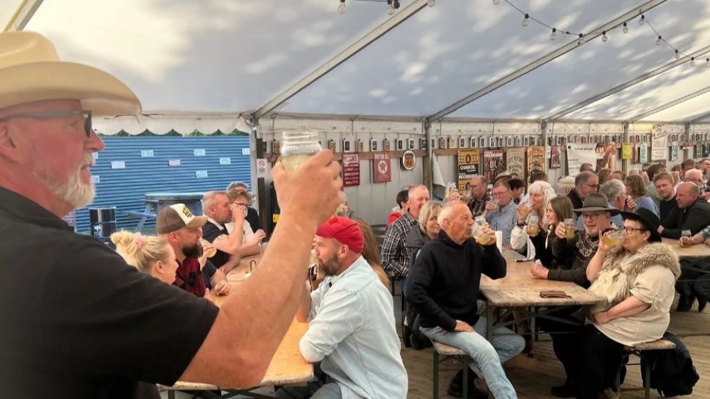 God stemning i festteltet