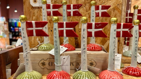 Keramikflag med Ringkøbing-motiv