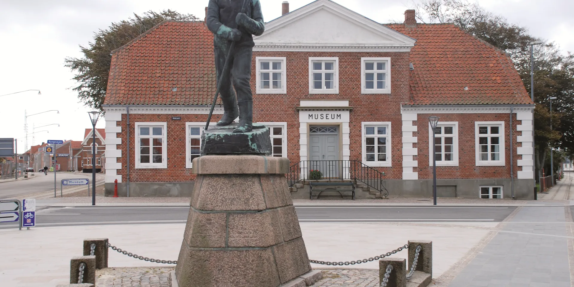 Mylius-Eriksen Statuen