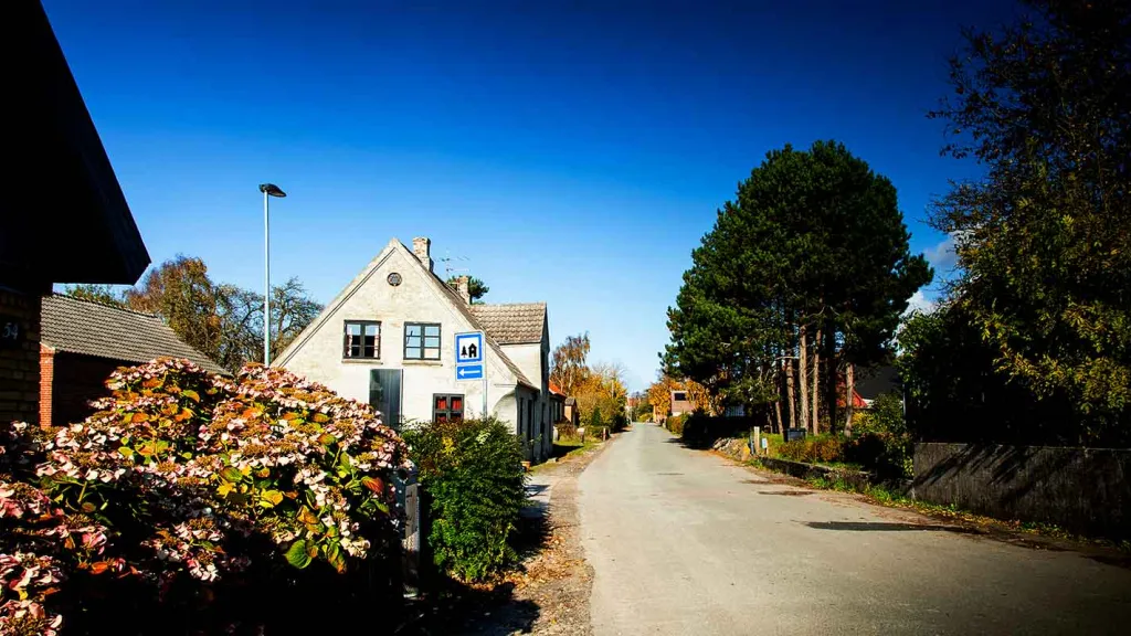 Kolby-Samsø-hortensia-og-landsbyidyl-1024x576