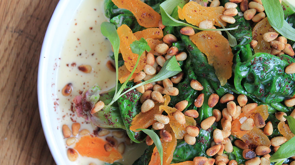 Spinat salat på restauranten BABBA