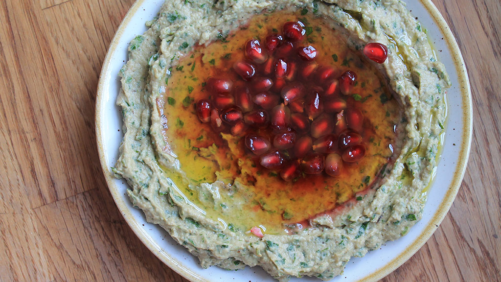 Tallerken med babbaganoush på restauranten BABBA