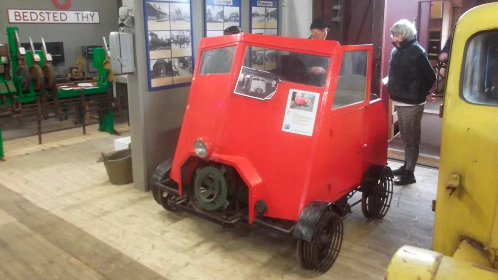 Midt- og Vestjyllands Jernbanemuseum - rød vogn - Struer