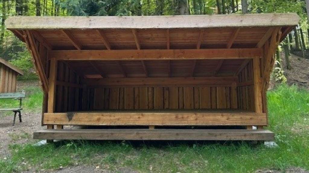 Shelter, Legind Bjerge