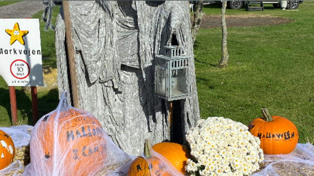Oktober med halloween ved Humlum Camping