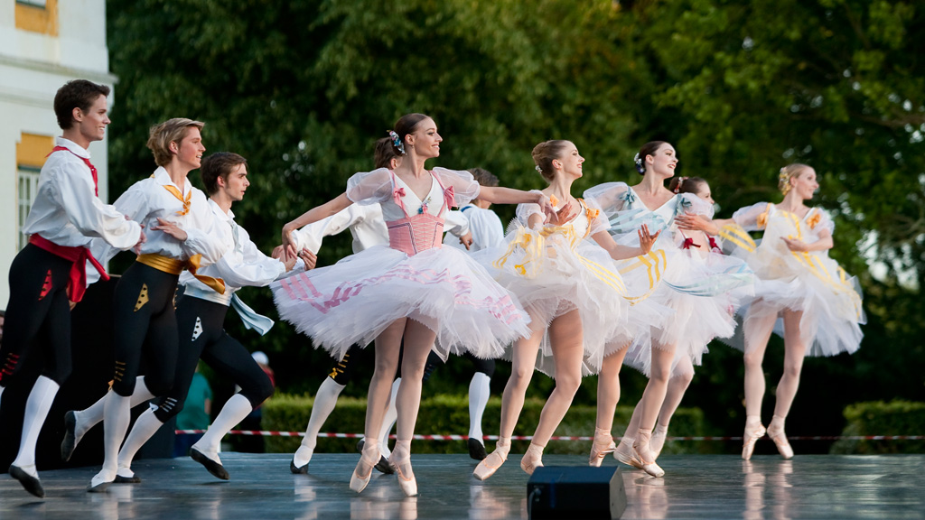 The Royal Summer Ballet dances in Augustenborg Palace Park