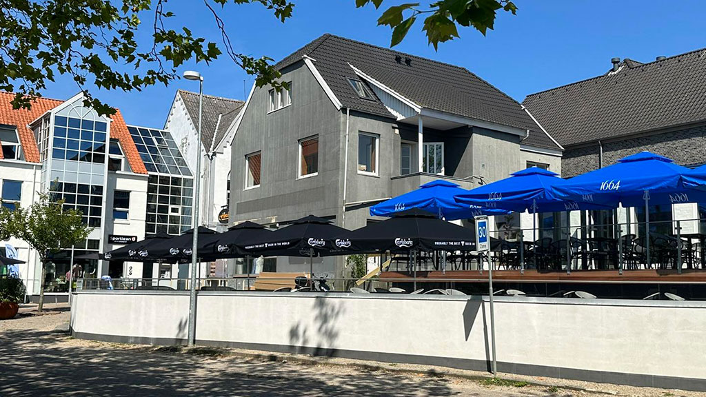 Friends - Café, Steakhouse & Vinbar - terracesse