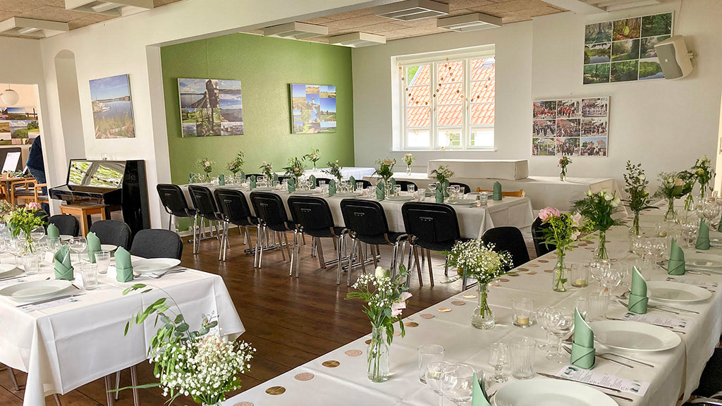 Sundeved Centret hall is set up for a party