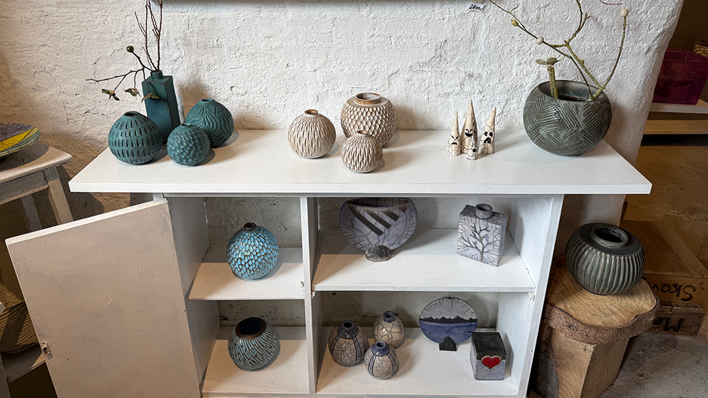 Easter exhibition with ceramics at Galleri Skovby Mølle on the island of Als