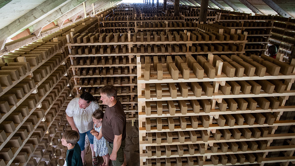 Find your way through the maze in the drying shed at Cathrinesminde Teglværk