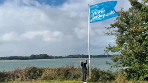 Vinterbadepunkt flaget hejses ved Kær Vestermark på øen Als