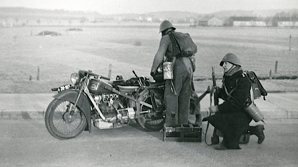Danske soldater med Nimbus. Kampene syd for Aabenraa den 9. april 1940.
