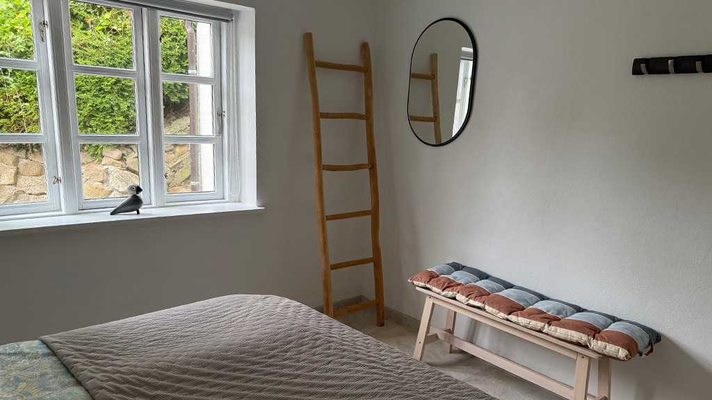 Holiday apartment Kragesand at Gendarmstien - bedroom