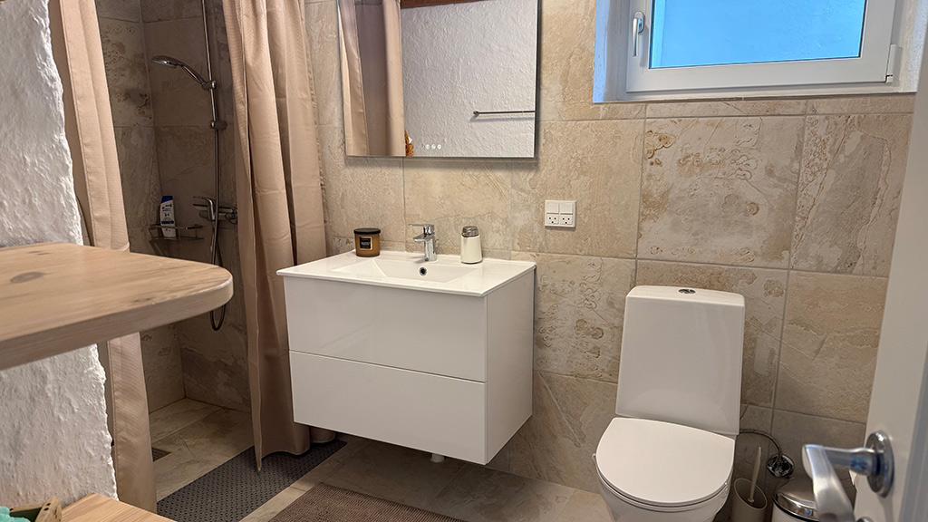 Holiday apartment Kragesand at Gendarmstien - bathroom