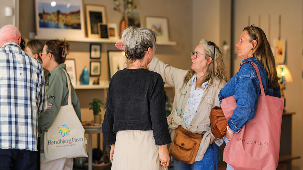 Galleri Blå Dør - gæster i galleriet i Sønderborg på øen Als