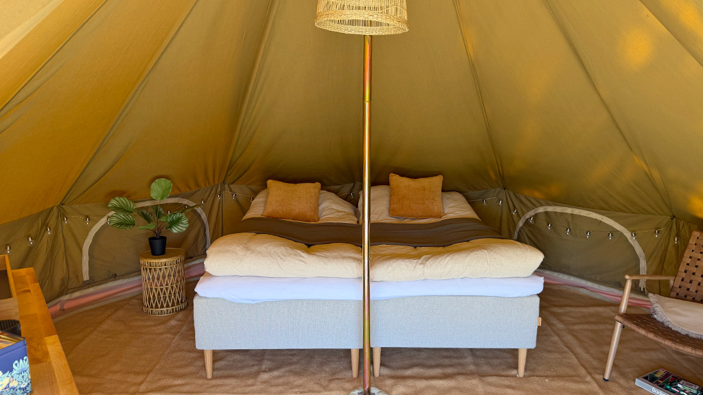 Stenholthus Glamping, Sønderborg - sov i en seng nær Leading Quality Trail vandrevejen Gendarmstien