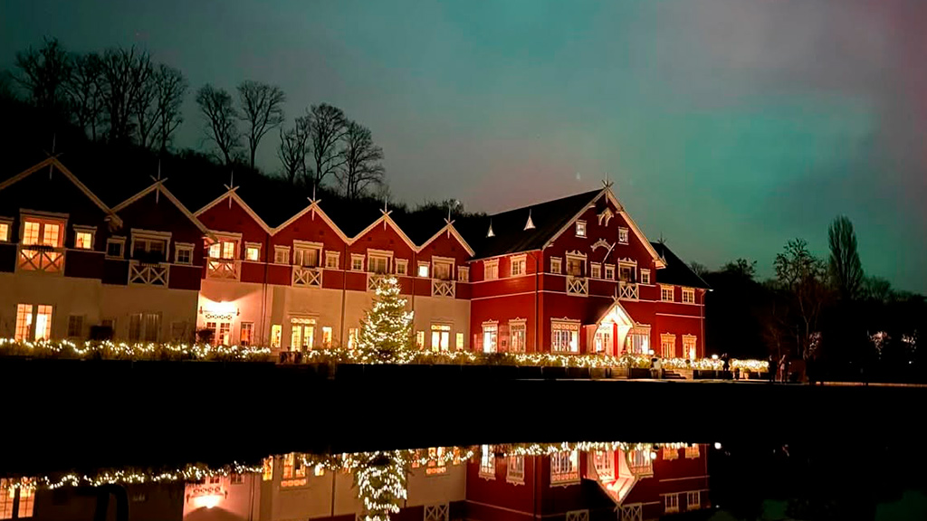 Julestemning og nordlys ved Dyvig Badehotel