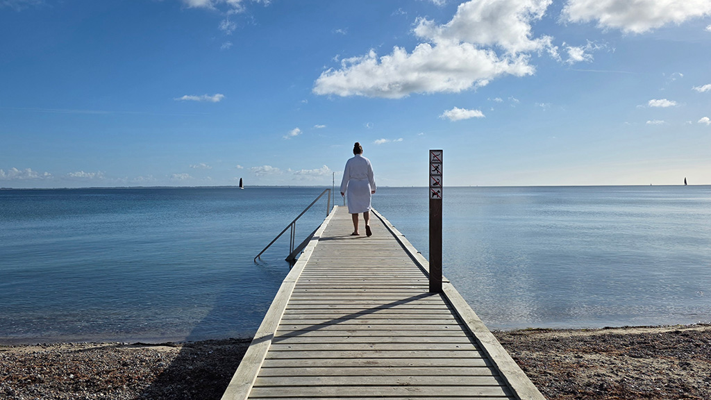 Mommark Badeklub – Heading Out Along the Bathing Jetty
