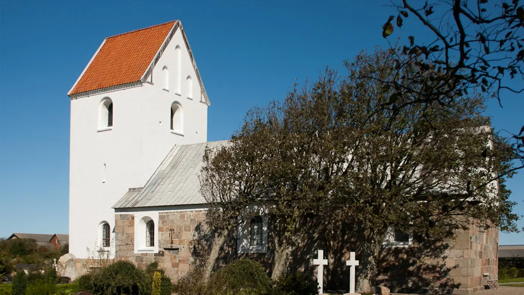 Helligsø Kirke - Udefra