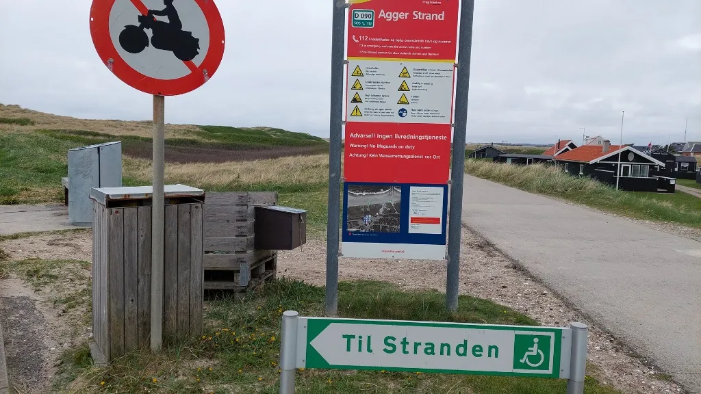 Agger - Skilt til handicapvenlig adgang til stranden HVL.
