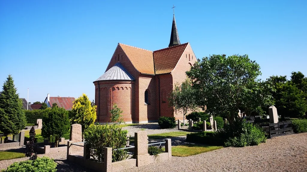 Stenbjerg Kirke - Udefra 2 - BCS GD