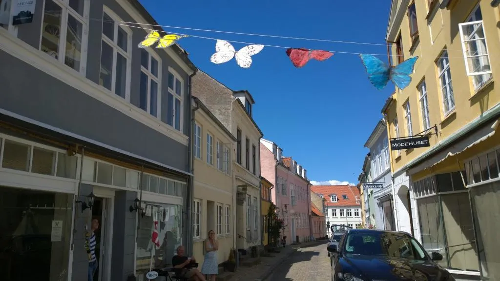 Sommerfuglen - Unika smykker af Sabine Majus