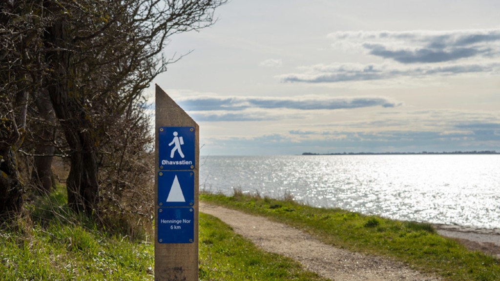 the Archipelago Trail towards Henninge Nor