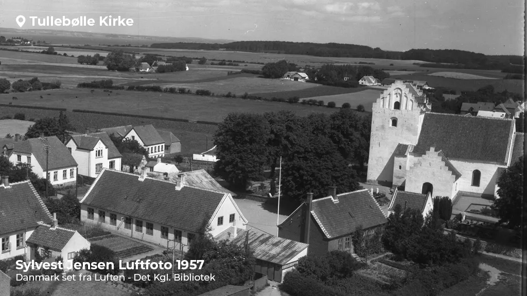 Luftbillede af Tullebølle Kirke fra 1957
